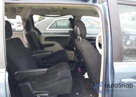 2011 Chrysler Town & Country Touring z USA, uszkodzony, nr VIN 2A4RR5DG2BR797808